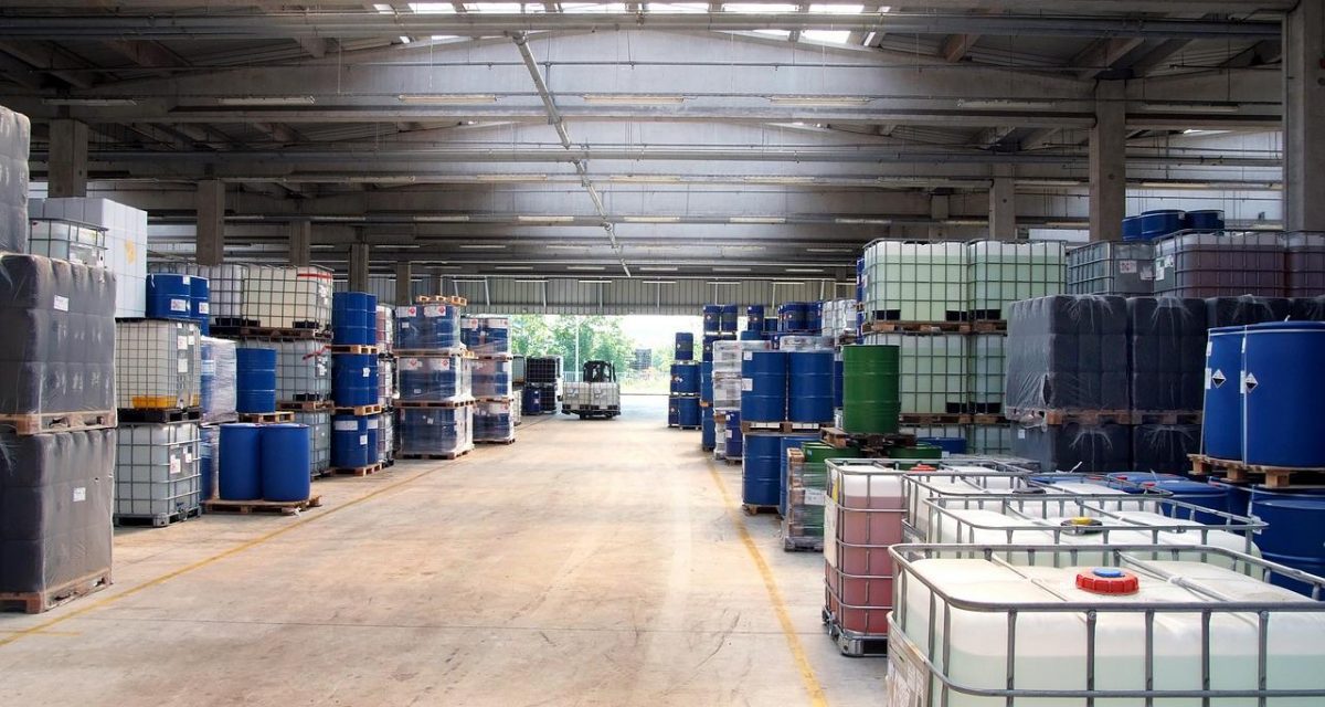 warehouse, chemical industry, storage tanks-629641.jpg